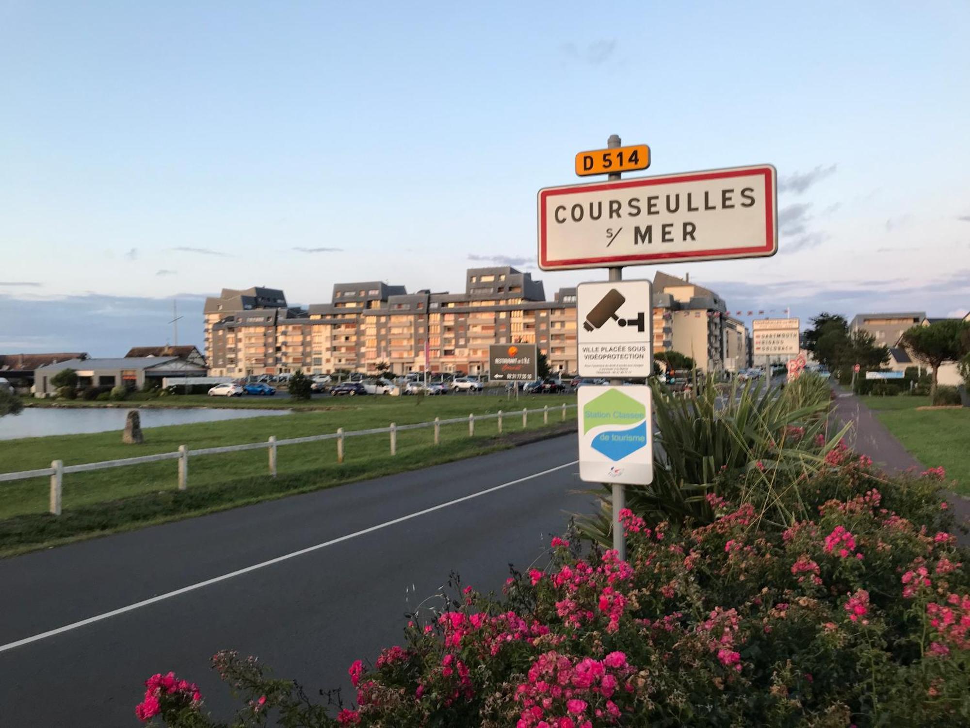 Bleu Sale - F2 Courseulles Avec Balcon Lägenhet Exteriör bild